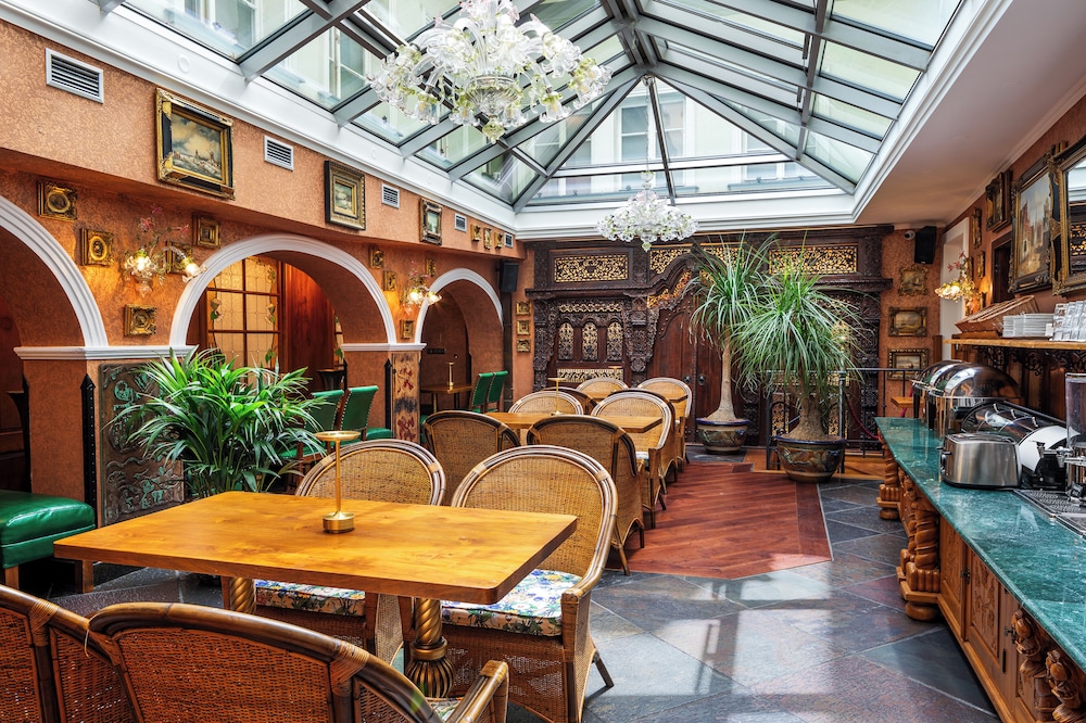 Hotel U Zlatého Stromu Prague by BHG — Restaurant & bars in Prague, Prague
