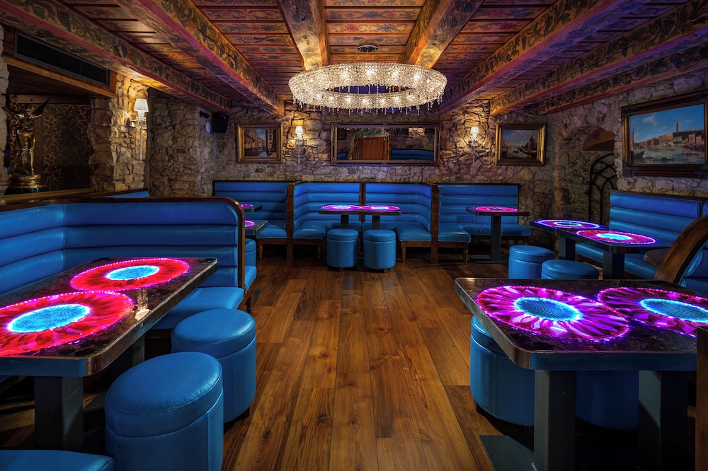 Hotel U Zlatého Stromu Prague by BHG — Restaurant & bars in Prague, Prague