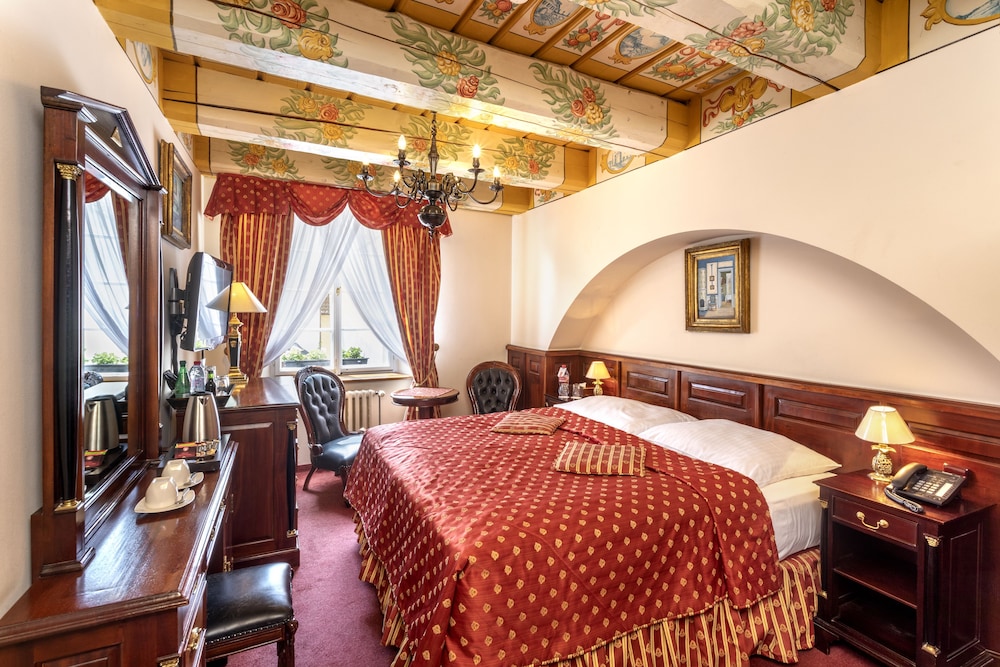 Hotel U Zlatého Stromu Prague by BHG — Hotel rooms in Prague, Prague