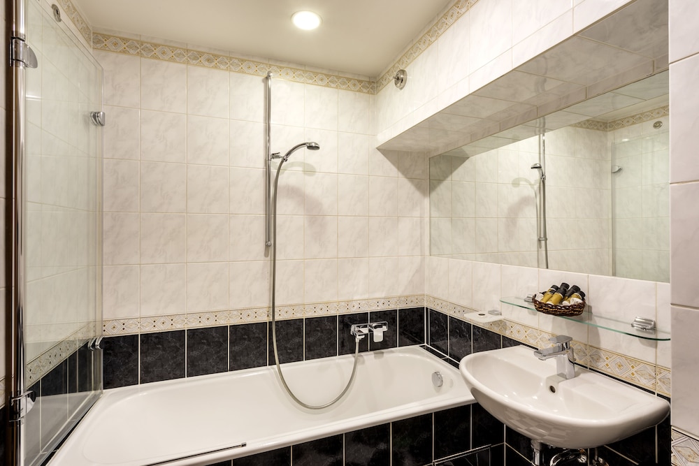 Hotel U Zlatého Stromu Prague by BHG — Hotel rooms in Prague, Prague