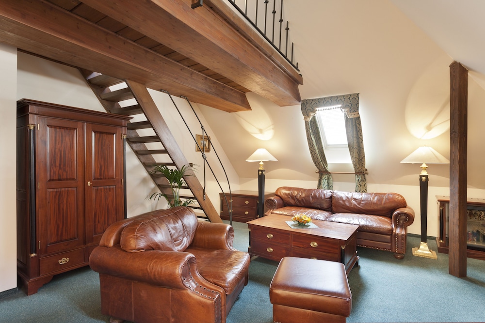 Hotel U Zlatého Stromu Prague by BHG — Hotel rooms in Prague, Prague