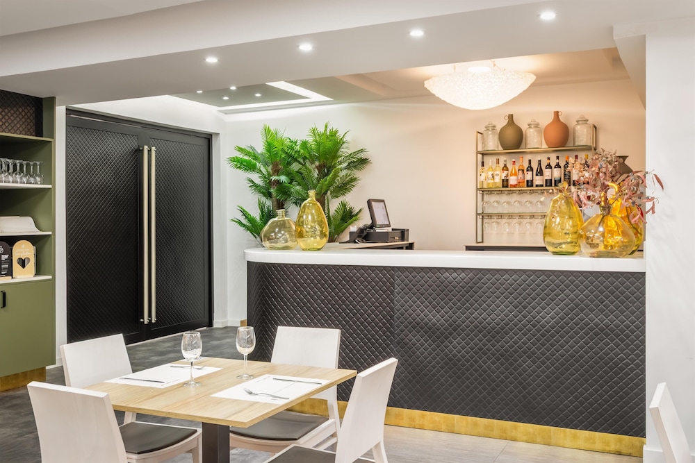ALEGRIA Mariner - Adults Only — Restaurant & bars in Lloret de Mar, Catalonia