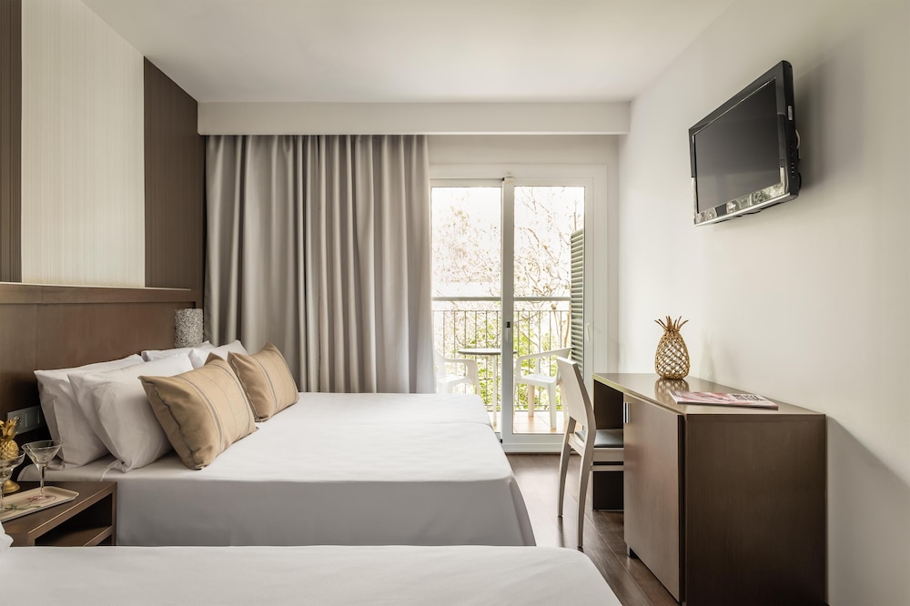 ALEGRIA Mariner - Adults Only — Hotel rooms in Lloret de Mar, Catalonia