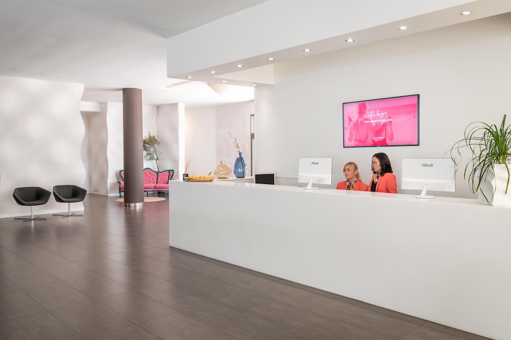 ALEGRIA Mariner - Adults Only — Hotel building in Lloret de Mar, Catalonia
