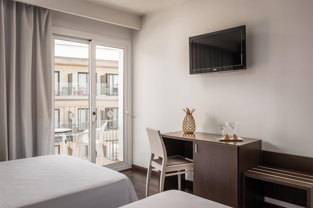 ALEGRIA Mariner - Adults Only — Hotel rooms in Lloret de Mar, Catalonia