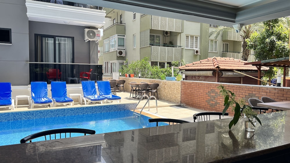 Miss Cleopatra Hotel — Swimming pool in Alanya