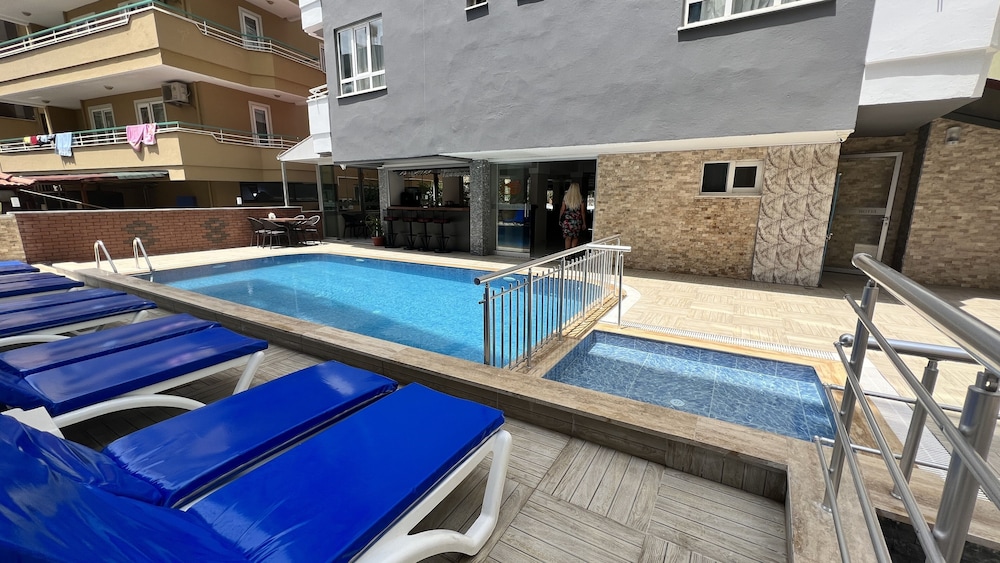 Miss Cleopatra Hotel — Swimming pool in Alanya