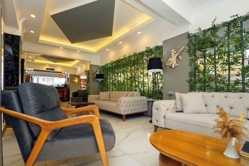 Miss Cleopatra Hotel — Restaurant & bars in Alanya