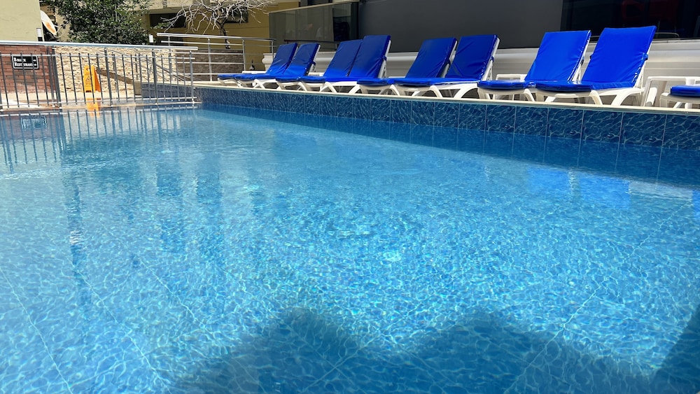 Miss Cleopatra Hotel — Swimming pool in Alanya