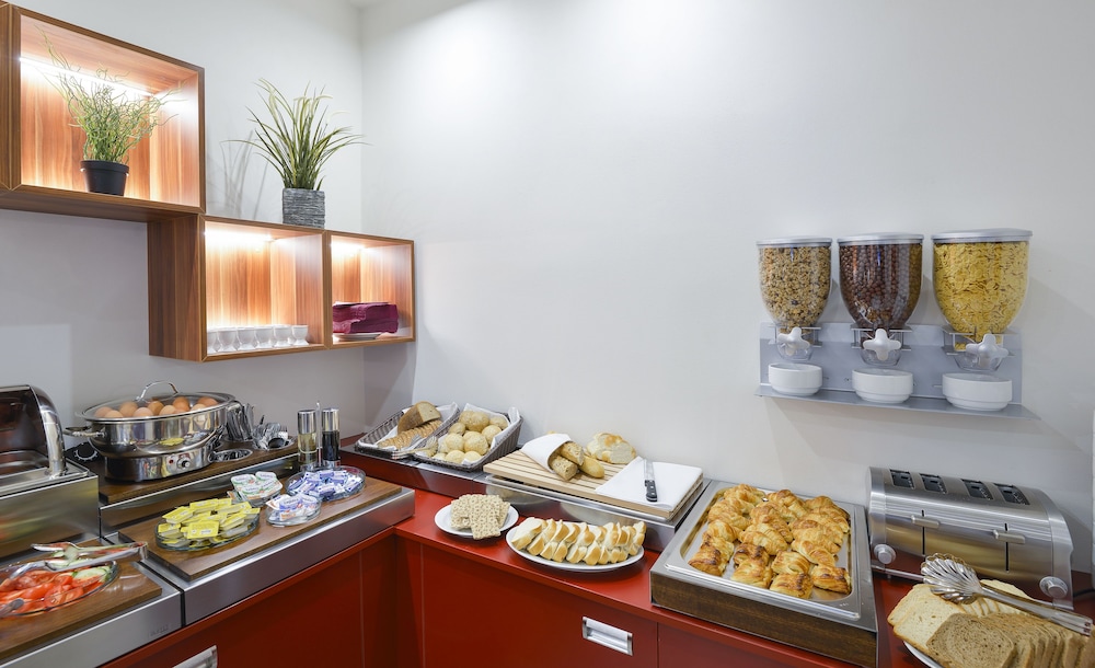 Hotel Garden Court — Restaurant & bars in Prague, Prague