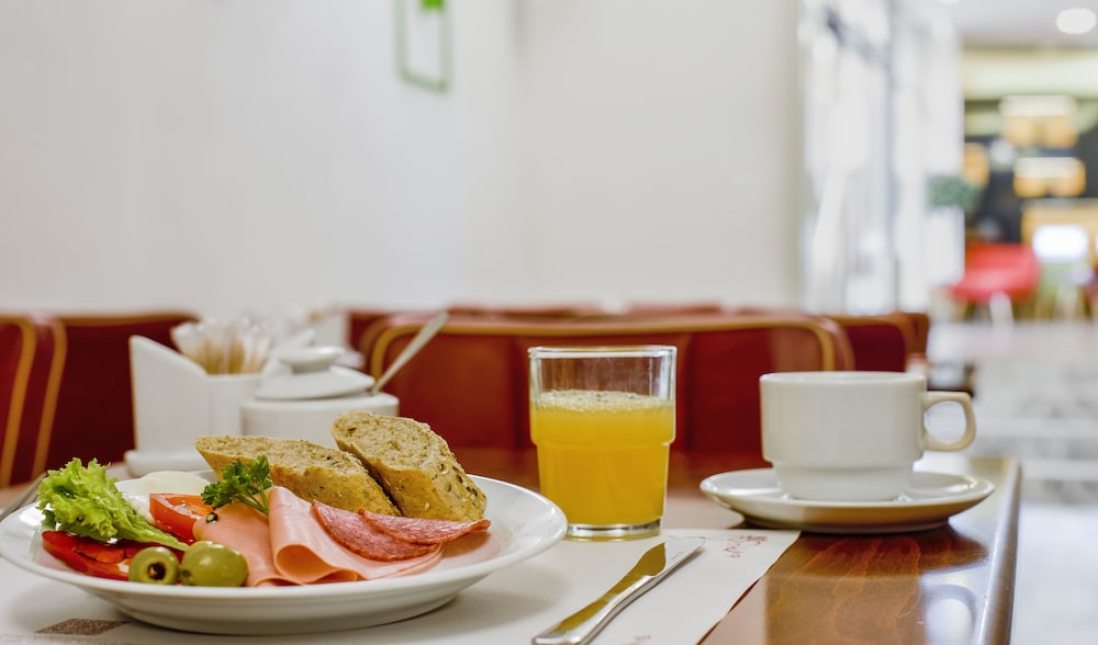 Hotel Garden Court — Restaurant & bars in Prague, Prague
