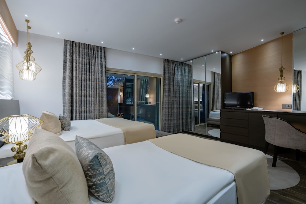 Papillon Belvil Holiday Village - All Inclusive — Rooms in Belek