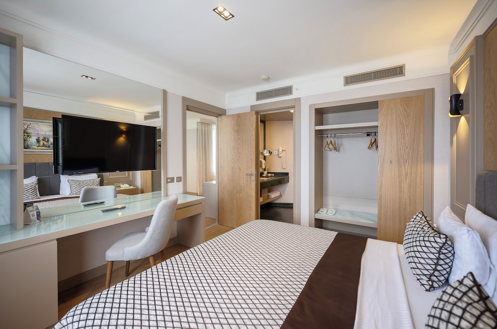 Porto Bello Hotel Resort & Spa — Hotel rooms in Antalya