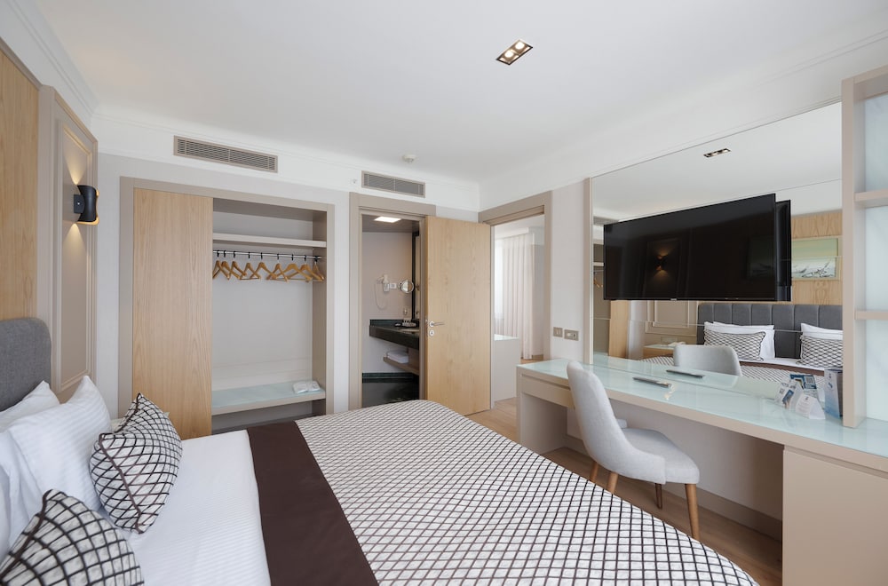 Porto Bello Hotel Resort & Spa — Hotel rooms in Antalya