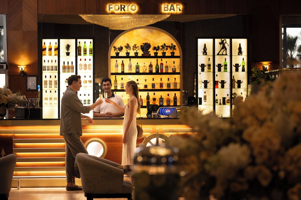 Porto Bello Hotel Resort & Spa — Restaurant & bars in Antalya