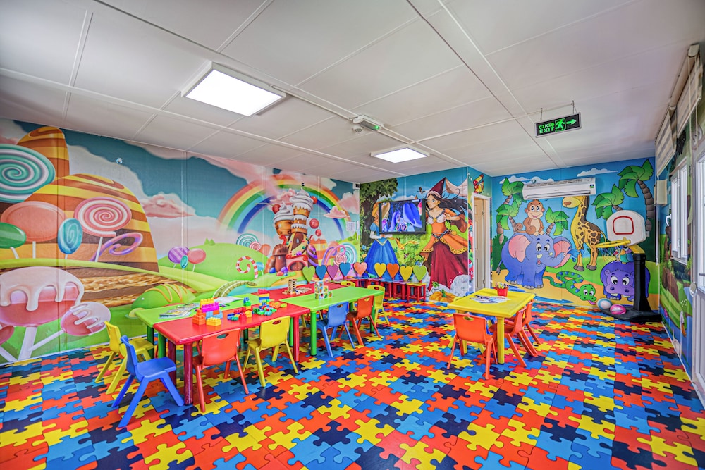 Porto Bello Hotel Resort & Spa — Attractions for children in Antalya