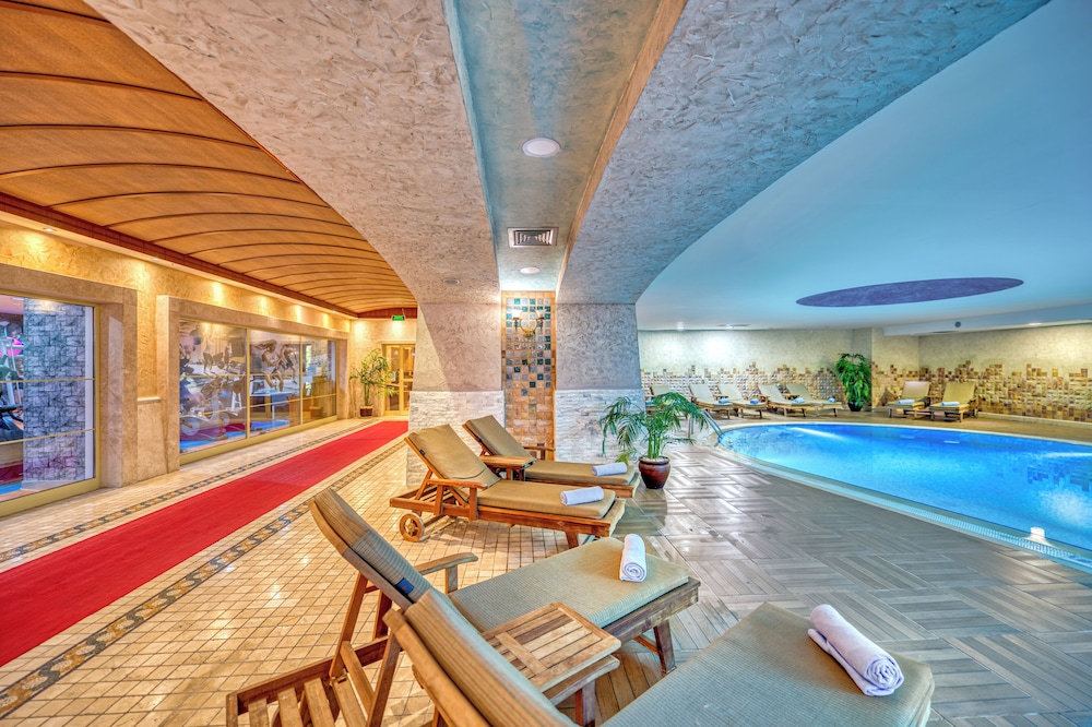 Porto Bello Hotel Resort & Spa — Swimming pool in Antalya
