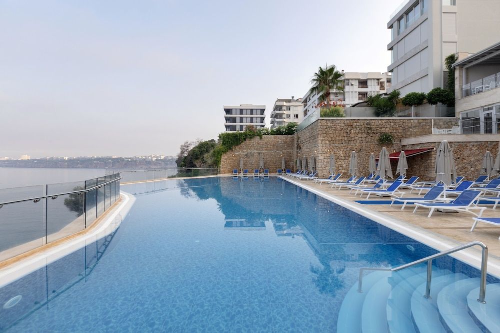 Ramada Plaza by Wyndham Antalya - zdjęcie 3