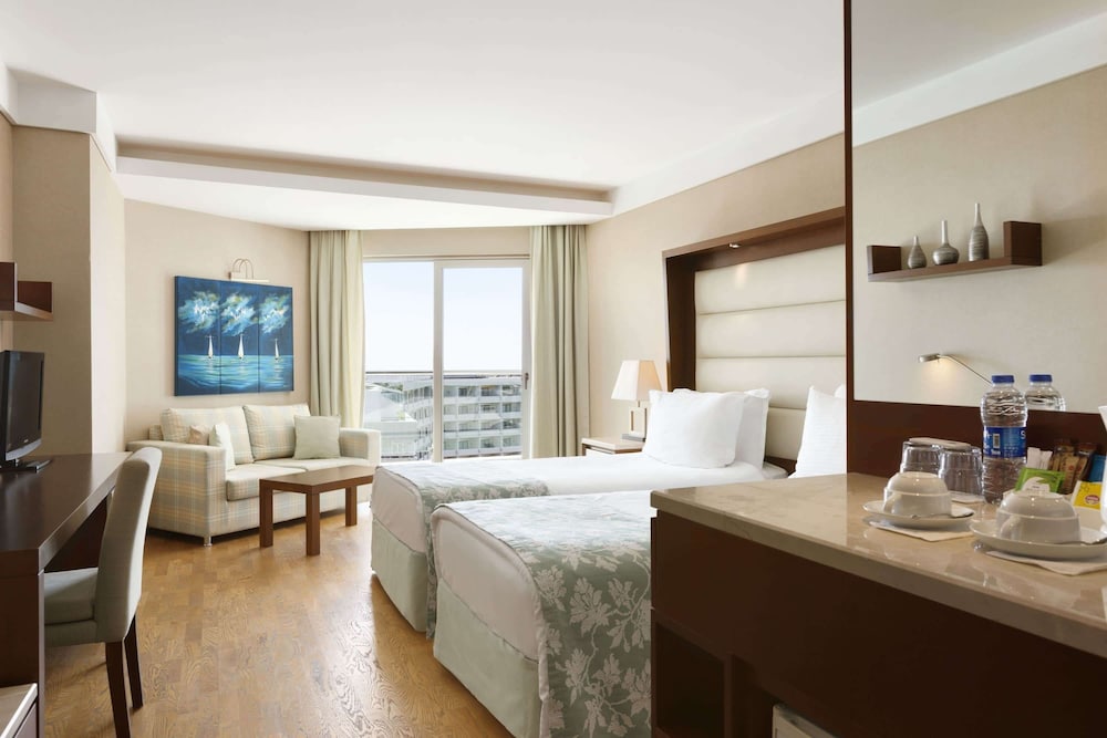 Ramada Plaza by Wyndham Antalya — Hotel rooms in Antalya