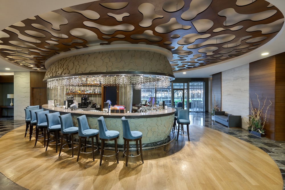 Ramada Plaza by Wyndham Antalya — Restaurant & bars in Antalya