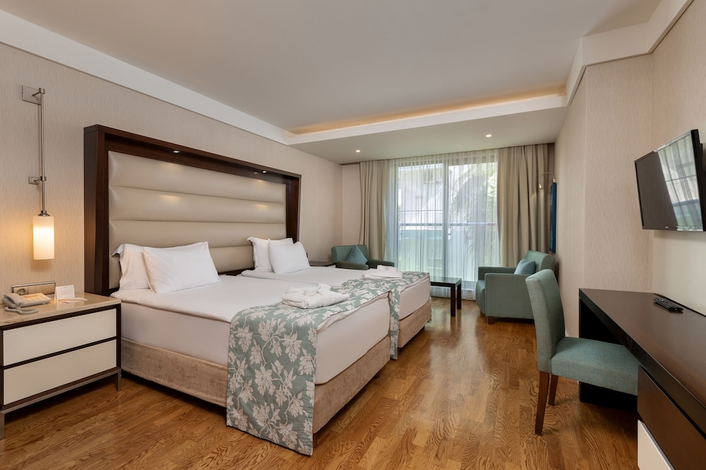 Ramada Plaza by Wyndham Antalya — Hotel rooms in Antalya