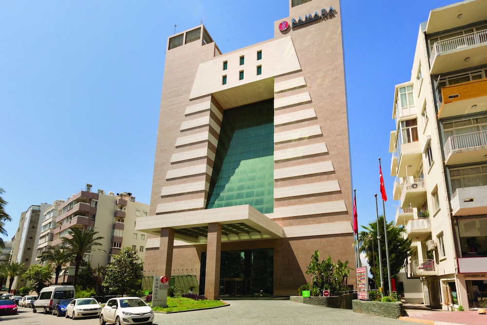 Ramada Plaza by Wyndham Antalya — Hotel building in Antalya