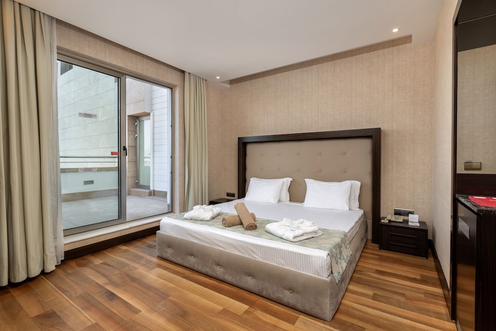 Ramada Plaza by Wyndham Antalya — Hotel rooms in Antalya