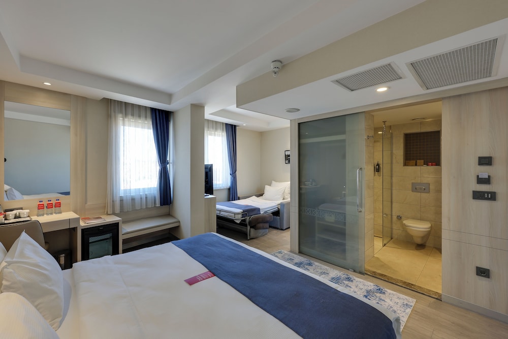 Ramada by Wyndham Istanbul Old City — Hotel rooms in Istanbul, Istanbul