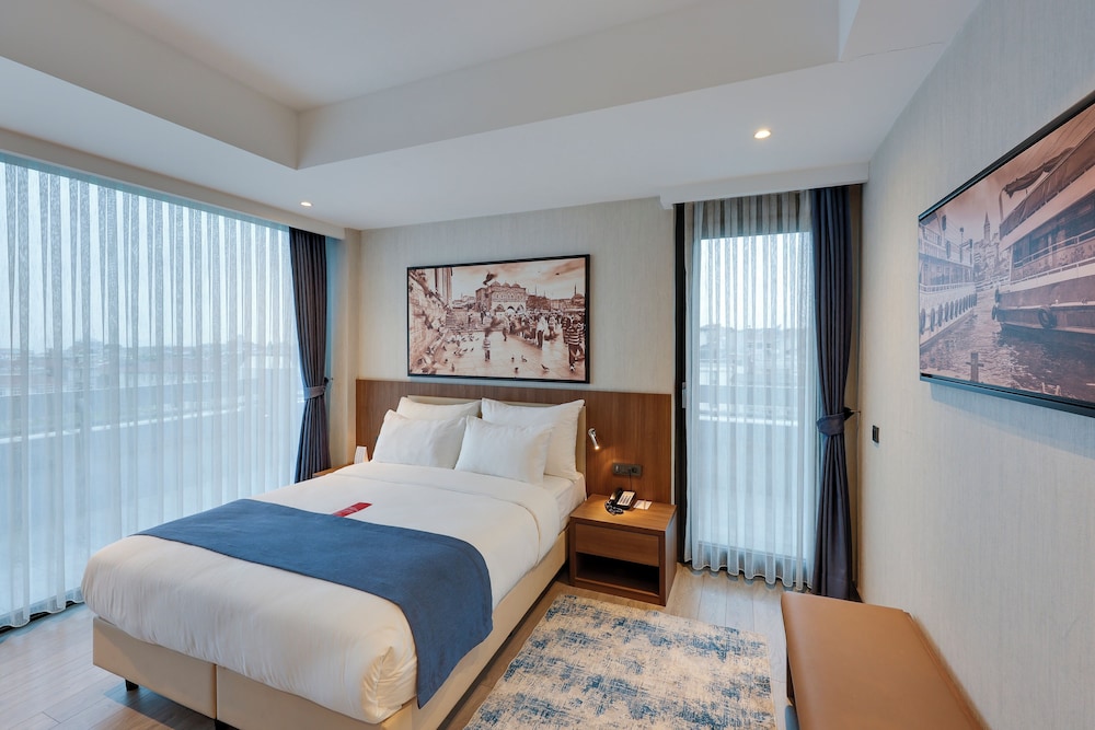 Ramada by Wyndham Istanbul Old City — Hotel rooms in Istanbul, Istanbul