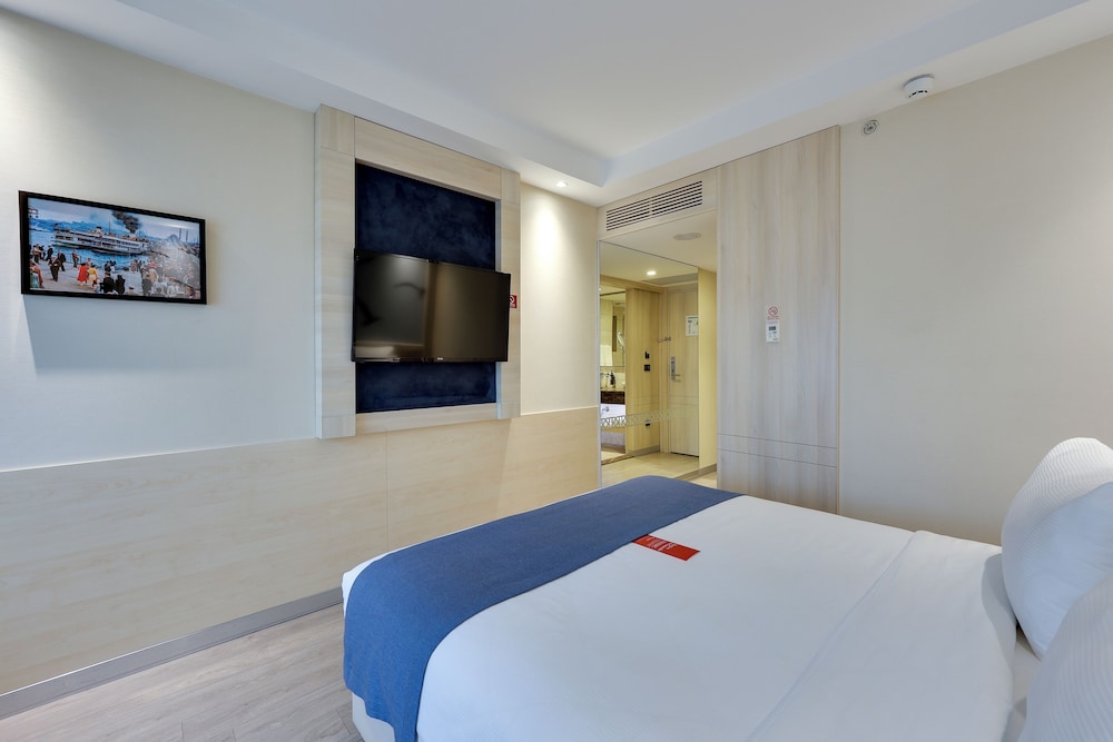 Ramada by Wyndham Istanbul Old City — Hotel rooms in Istanbul, Istanbul