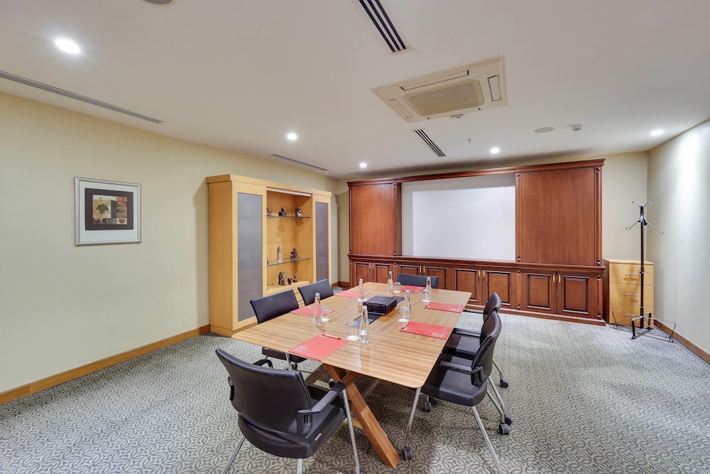 Ramada by Wyndham Istanbul Old City — Hotel building in Istanbul, Istanbul
