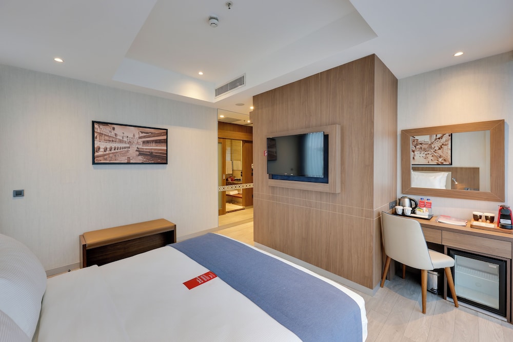 Ramada by Wyndham Istanbul Old City — Hotel rooms in Istanbul, Istanbul