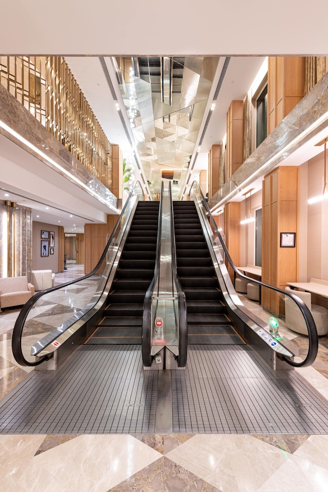 Ramada Plaza by Wyndham Istanbul City Center Adults Only — Hotel building in Istanbul, Istanbul