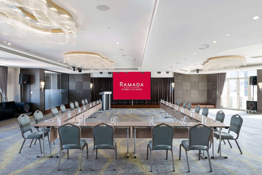 Ramada Plaza by Wyndham Istanbul City Center Adults Only — Hotel building in Istanbul, Istanbul