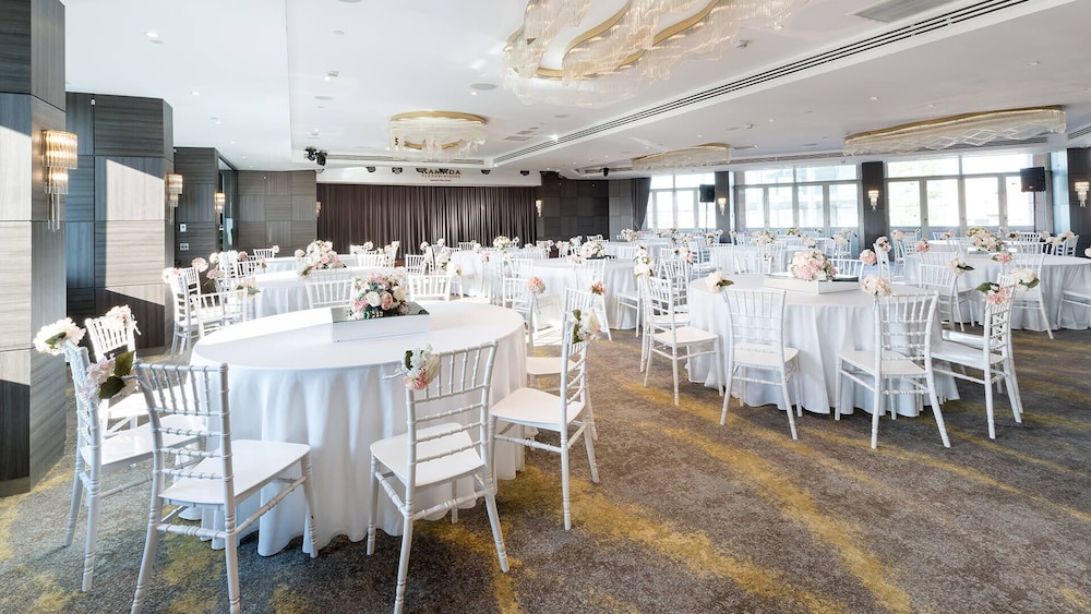 Ramada Plaza by Wyndham Istanbul City Center Adults Only — Hotel building in Istanbul, Istanbul