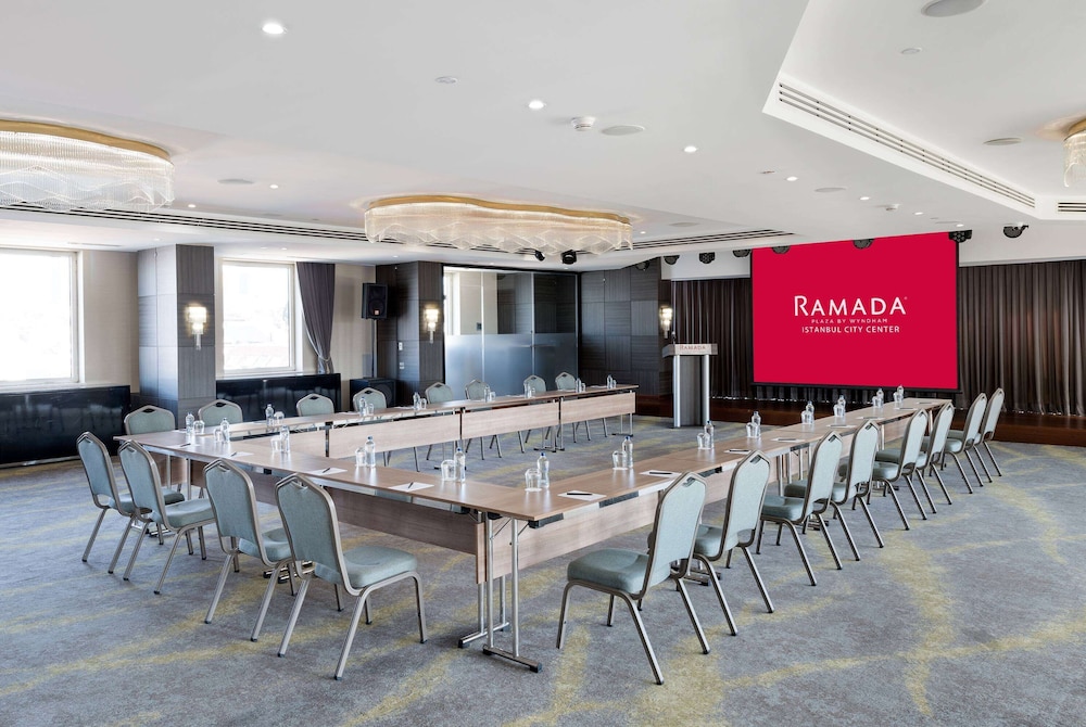 Ramada Plaza by Wyndham Istanbul City Center Adults Only — Hotel building in Istanbul, Istanbul