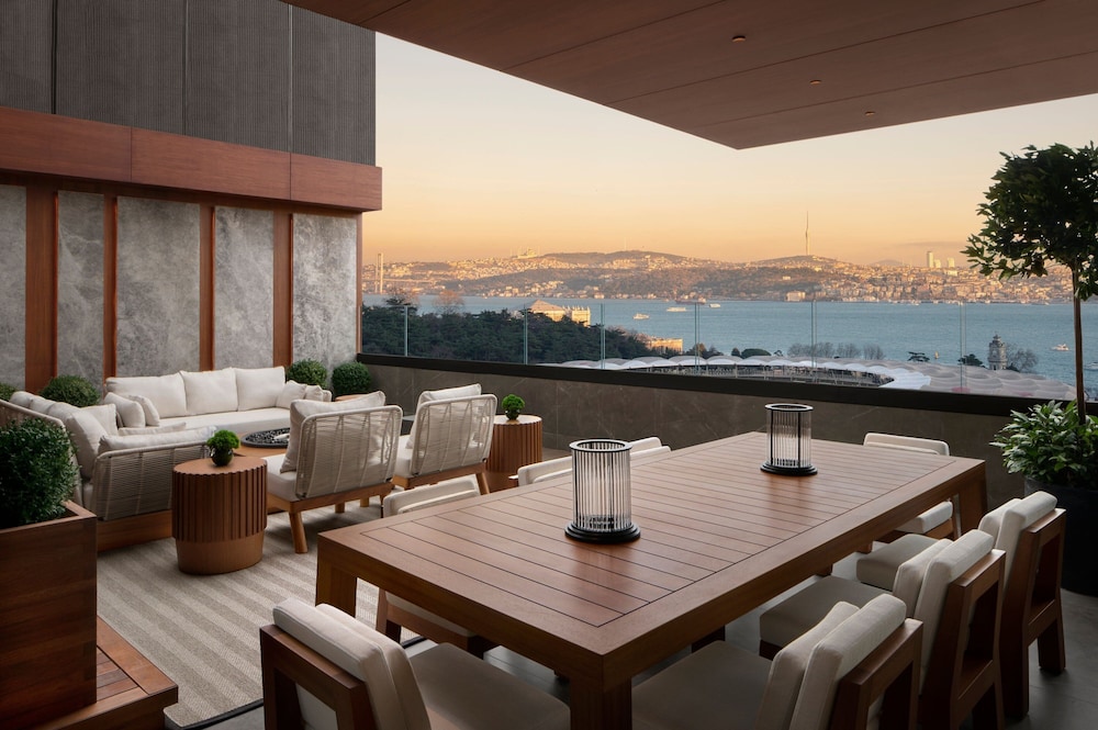 The Ritz-Carlton, Istanbul — Restaurant & bars in Istanbul, Istanbul