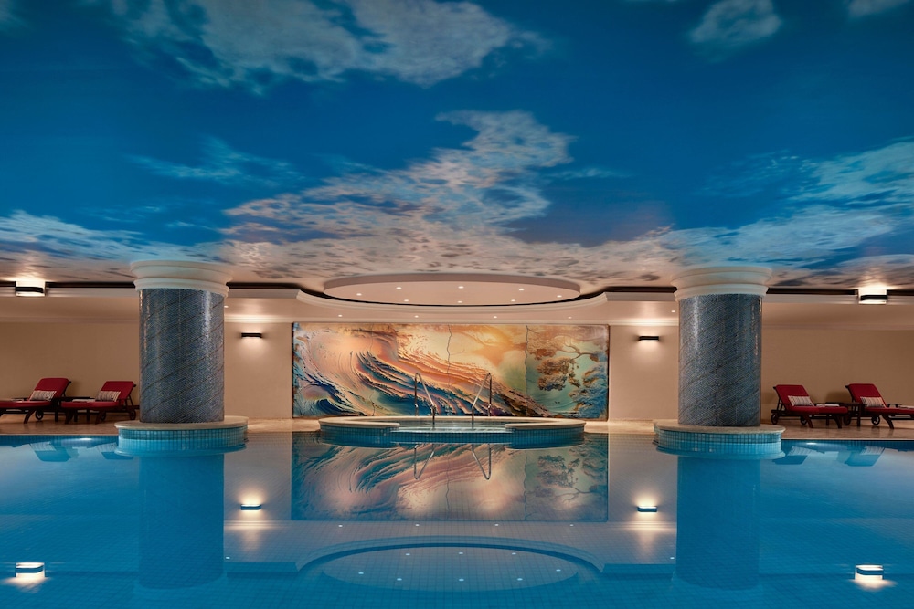 The Ritz-Carlton, Istanbul — Swimming pool in Istanbul, Istanbul