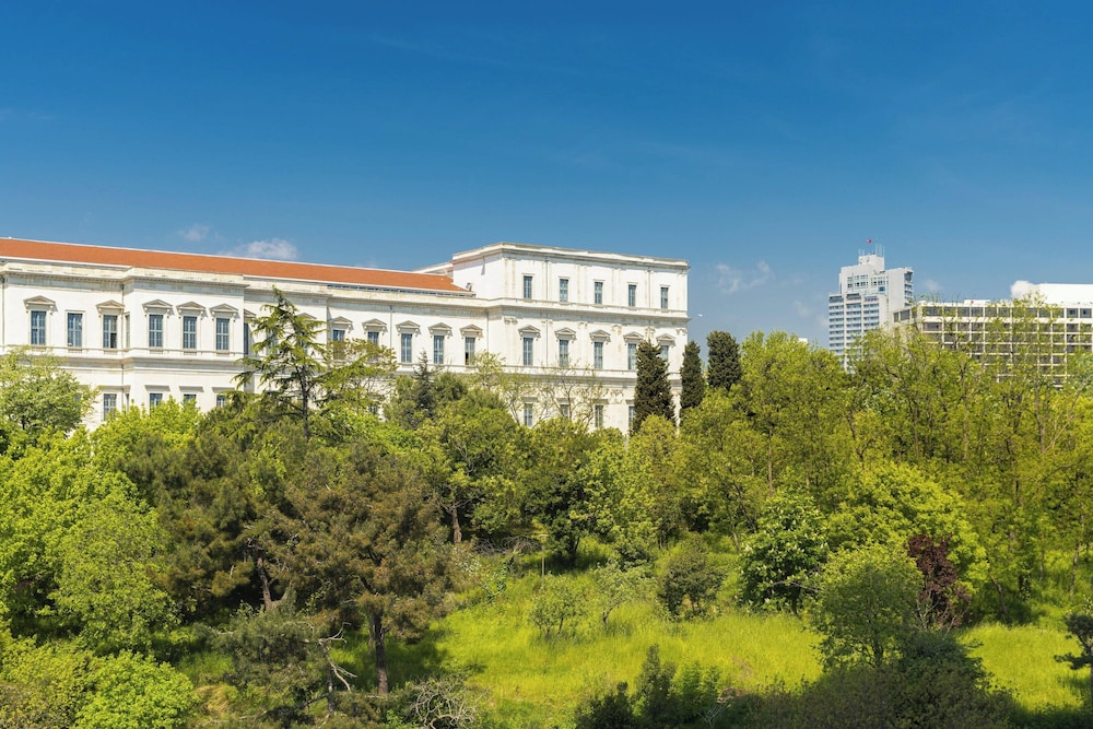 The Ritz-Carlton, Istanbul — Attractions in the area in Istanbul, Istanbul