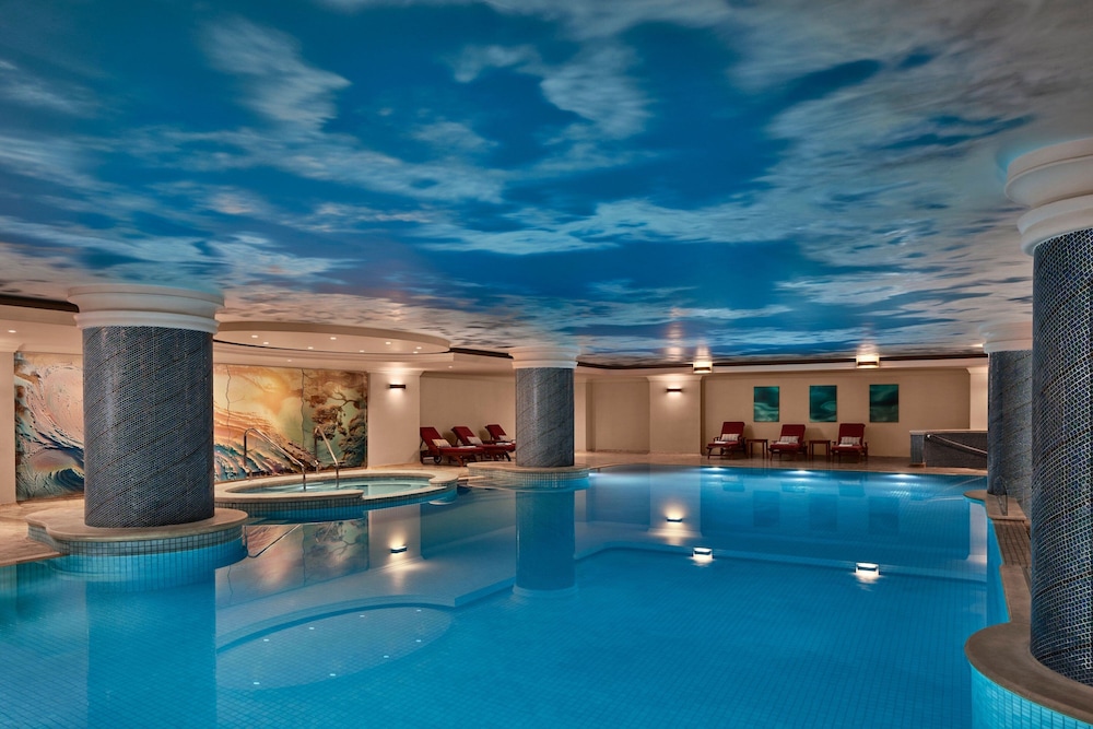 The Ritz-Carlton, Istanbul — Swimming pool in Istanbul, Istanbul