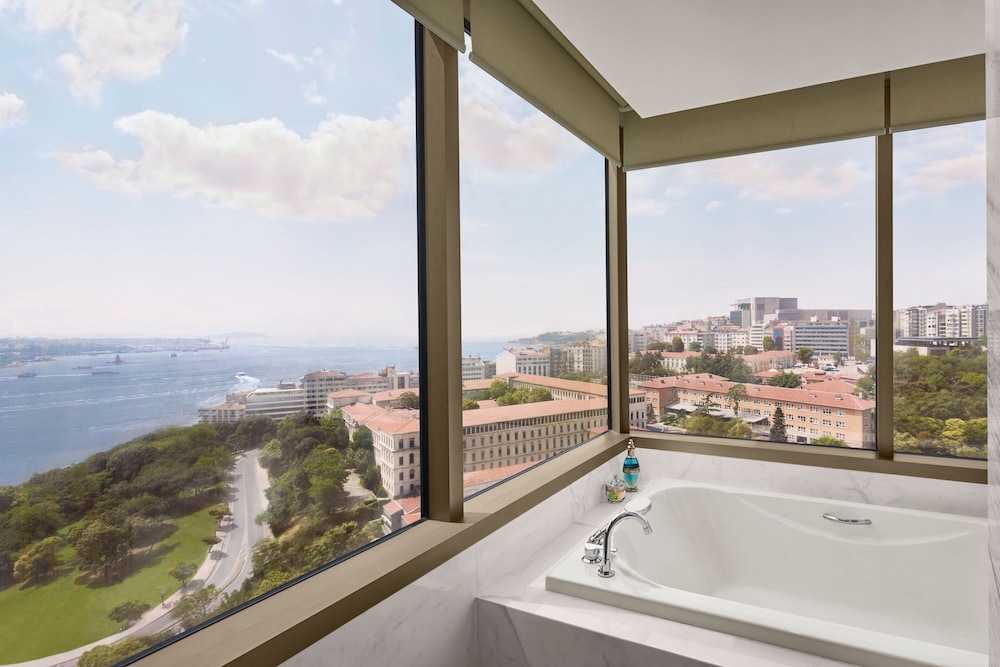 The Ritz-Carlton, Istanbul — Hotel rooms in Istanbul, Istanbul