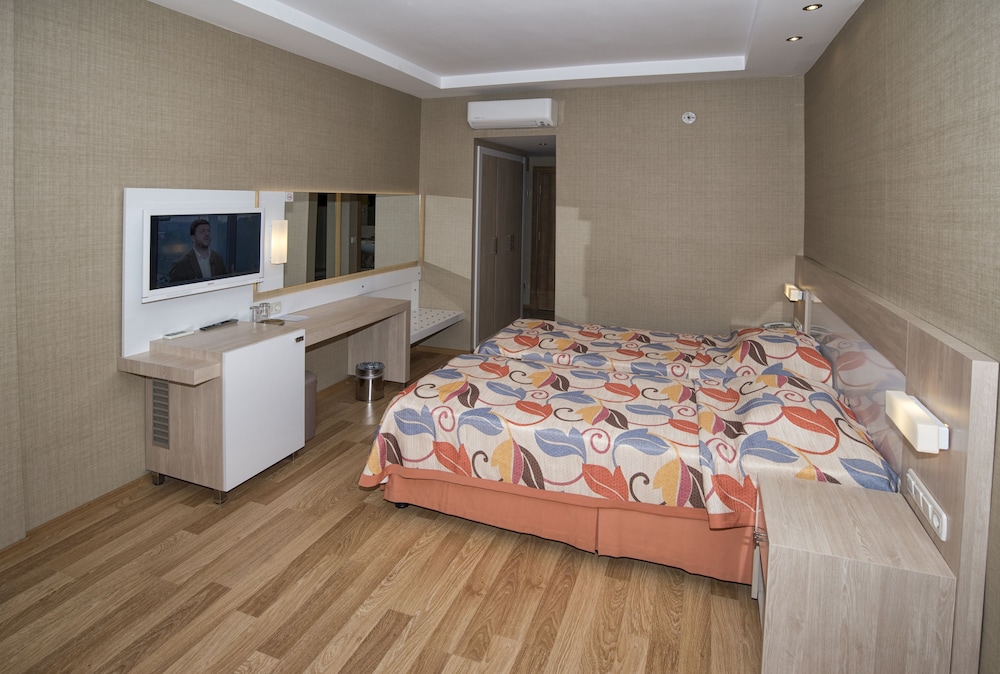 Riviera Hotel & Spa — Hotel rooms in Alanya