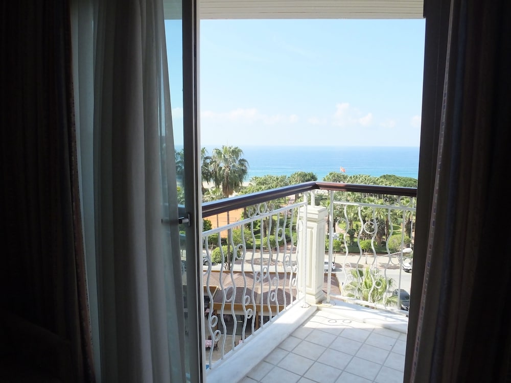 Riviera Hotel & Spa — Hotel rooms in Alanya