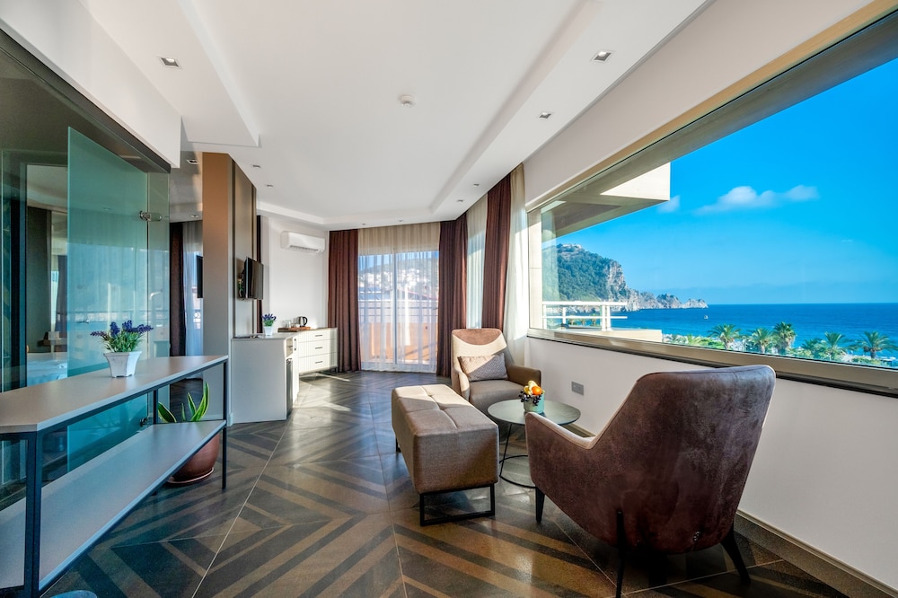 Riviera Hotel & Spa — Hotel rooms in Alanya