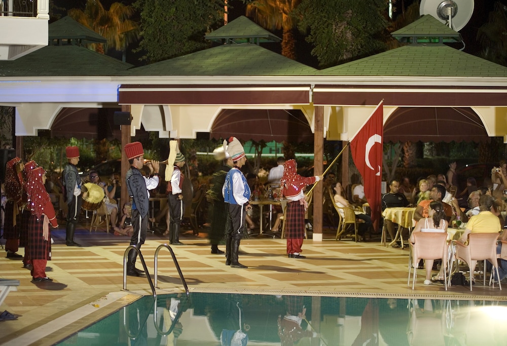 Riviera Hotel & Spa — Restaurant & bars in Alanya