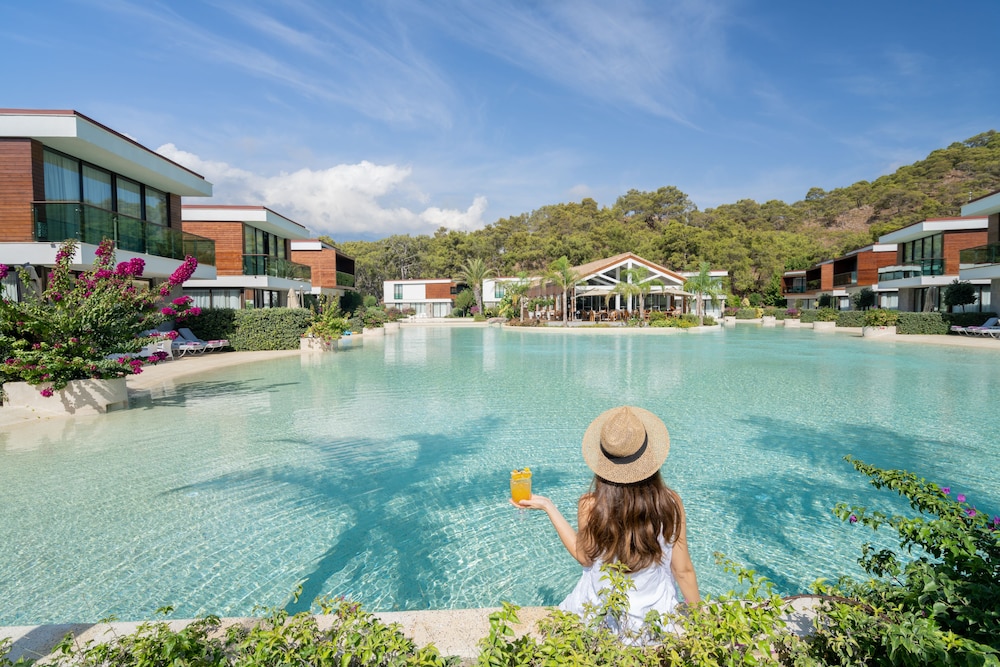 Rixos Premium Tekirova - The Land of Legends — Swimming pool in Kemer