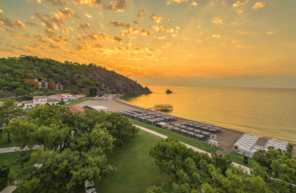 Rixos Premium Tekirova - The Land of Legends — Beach in Kemer