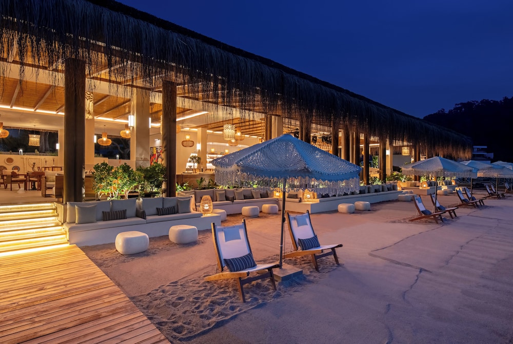 Rixos Premium Tekirova - The Land of Legends — Restaurant & bars in Kemer