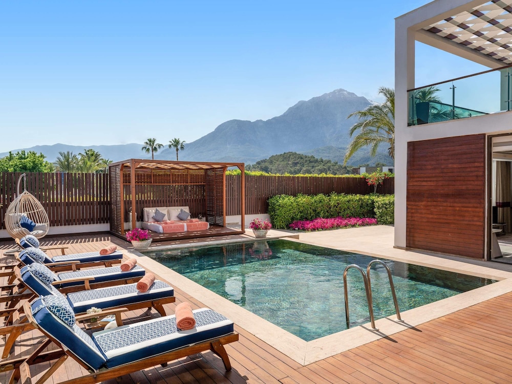 Rixos Premium Tekirova - The Land of Legends — Swimming pool in Kemer