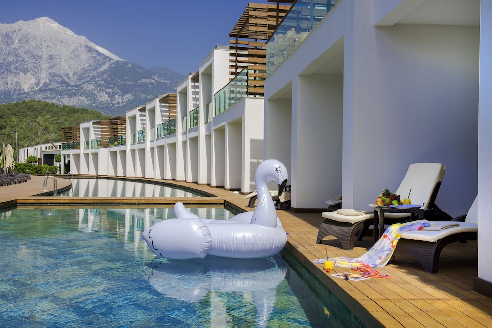 Rixos Premium Tekirova - The Land of Legends — Swimming pool in Kemer